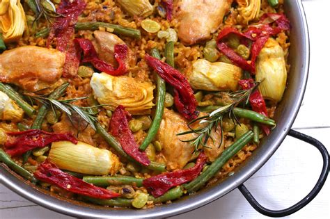  Paella Valenciana: Một Món Ă Thơm Ngon và Lôi Cuốn Tựa Như Ánh Xưa Của Valencia!