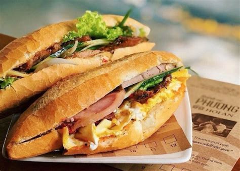  Bánh Mì Phượng Hoàng: Hấp Dẫn với Vị Ngọt của Thịt Heo Quay và Bùi Ngon của Gia Vị Ẩn Danh!