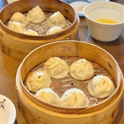  Bánh Xiaolongbao: Món Ngon Ngọt Bên Trong Vỏ Giòn Tan Ra Khắp Miếng