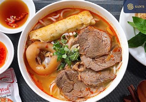  Bún Bò Huế: Một Món ăn Thơm Bắt Miếng, Hồn Dịu Ngọt Xuất Phát từ Thiên Đường Ẩm Thực Trung Bộ