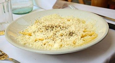   Cacio e Pepe: Món Phô Mai & Tiêu Dừa Nướng Cực Thơm, Tạo Ra Hương Vị Italy Xao Xuyến!