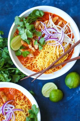  Khao Soi: Một món ăn cay nồng đậm đà và đầy ắp hương vị của miền Bắc Thái Lan!