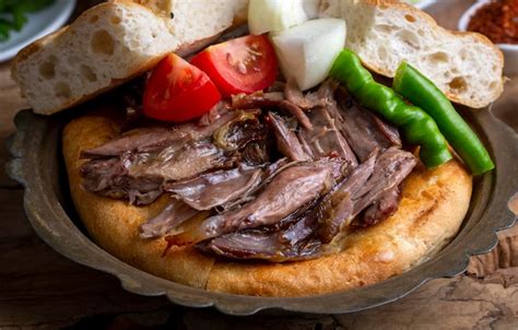  Tandır Kebap: Một Bữa Tiệc Thơm Ngon Theo Kiểu Nướng Ngầm, Chắt Chiết Tinh Hoa!